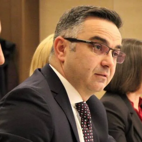 Tahiri: Po presim vendimin e Kushtetueses që të fillojë zbatimi i Ligjit të Pagave