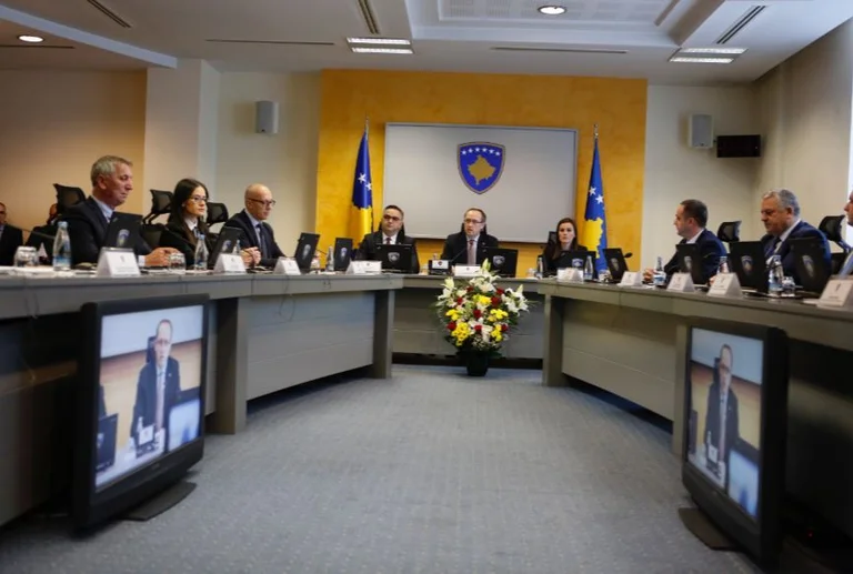 Provokon Gjuriq: Qeveria Hoti varet nga Lista Srpska