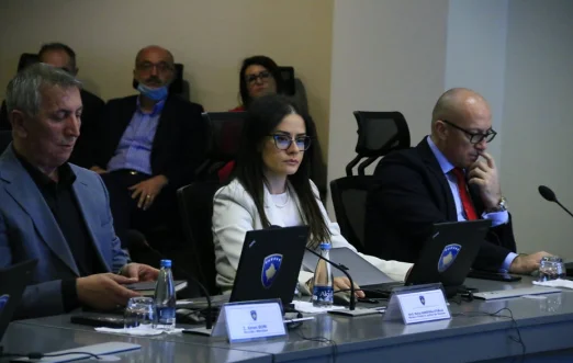 Quni kërkon të nisë shërbimi ushtarak në Kosovë