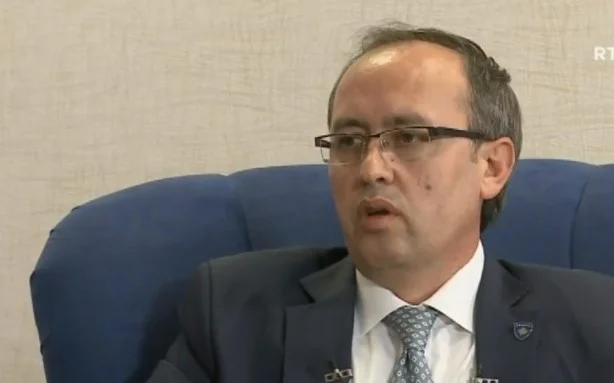 Hoti për Osmanin që nuk udhëhoqi seancën: I ka takuar, është dashtë, por aspak s’më ka mërzitur