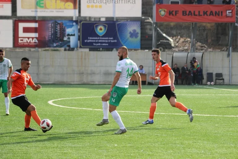 Publikohen formacionet zyrtare nga superndeshja Ballkani-Feronikeli