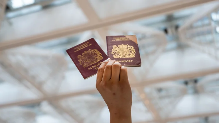 Pushka i bëhet top Britanisë: 3 milionë hong-kongas mund të jetojnë në Britani shkaku i ligjit kontrovers