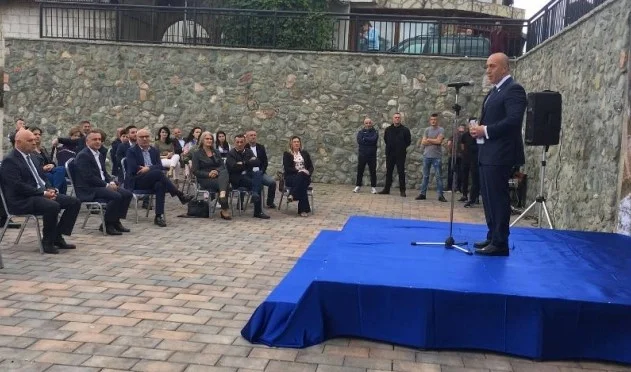 Haradinaj në Gjakovë: Një qeveri e votuar nesër e përshpejton rimëkëmbjen ekonomike