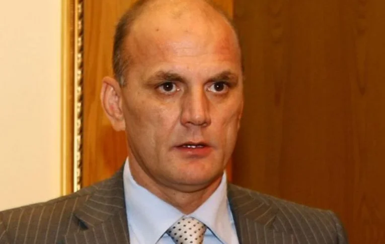 Gani Geci godet Vjosa Osmanin: Me pas qenë nënkryetare e LVV-së nuk i kishte mbrojt më mirë interesat e tyre