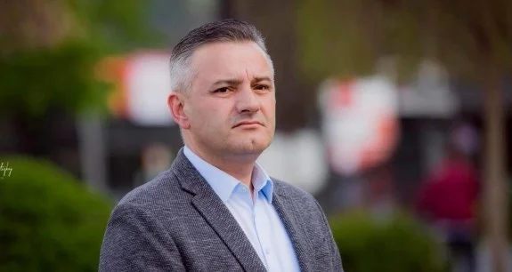 Bekim Jashari i reagon Sami Lushtakut pasi tha se do të kandidohet për kryetar të Skenderajt