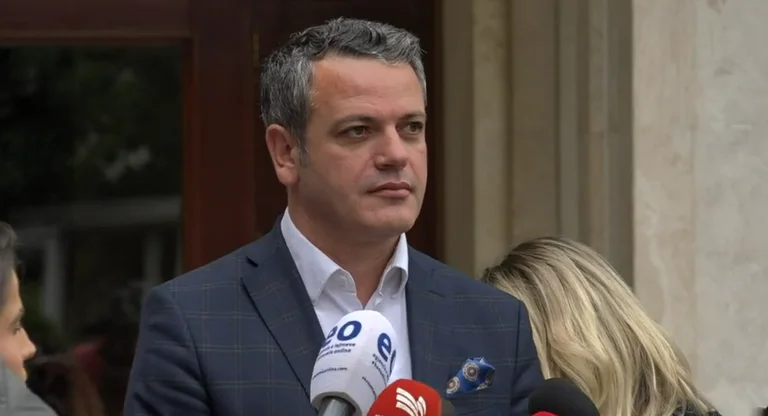 Arben Gashi ‘nuk e di‘ nëse AKR-ja do të jetë pjesë e Qeverisë