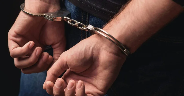 Kreu vrasje para 18 vitesh në Ferizaj, ekstradohet i dyshuari në Kosovë