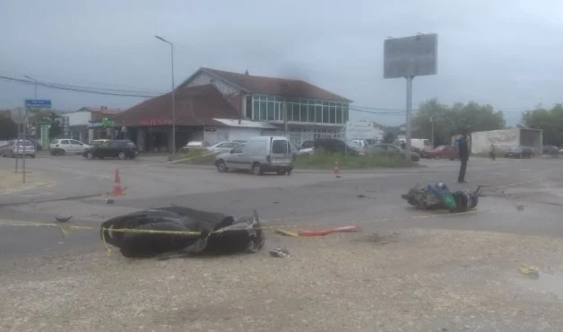 Vdes 20-vjecari në një aksident në Komoran
