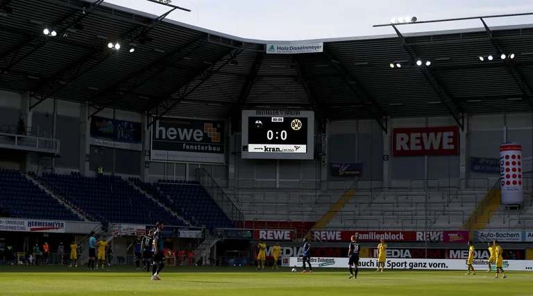 Sie beenden den ersten Teil von Paderborn Dortmund: Missing Hawaii, kurz Ziele