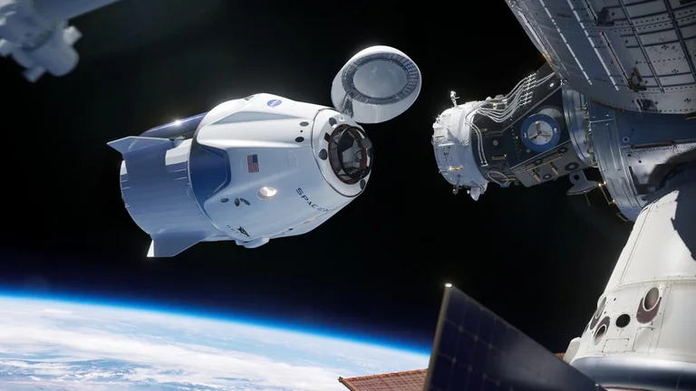 Privatizohet ‘havaja’: Dy astronautët mbërrijnë me anijen kozmike të Muskut në Stacionin Hapësinor