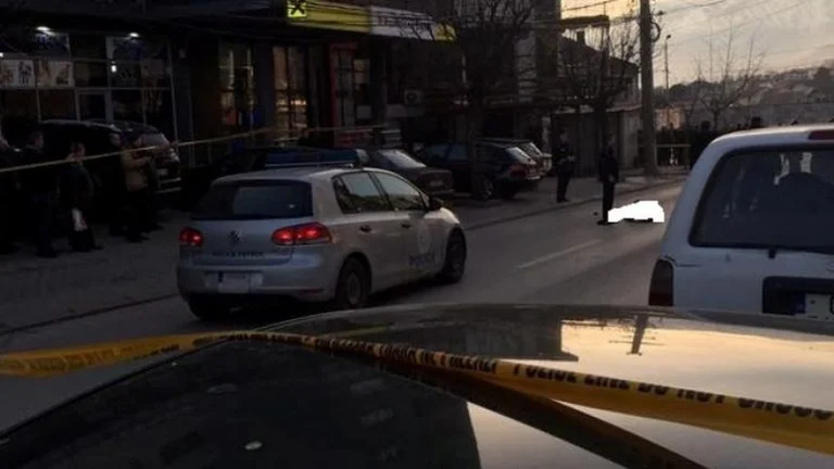 Vodhën cigare, hajnat gjuajnë me armë zjarri policinë në Viti