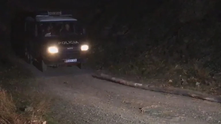 Vritet një person pranë një hoteli në Laç, 2 të plagosur