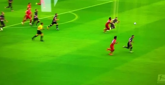 Davies's madness continues, ran 35.4km/h earlier so far