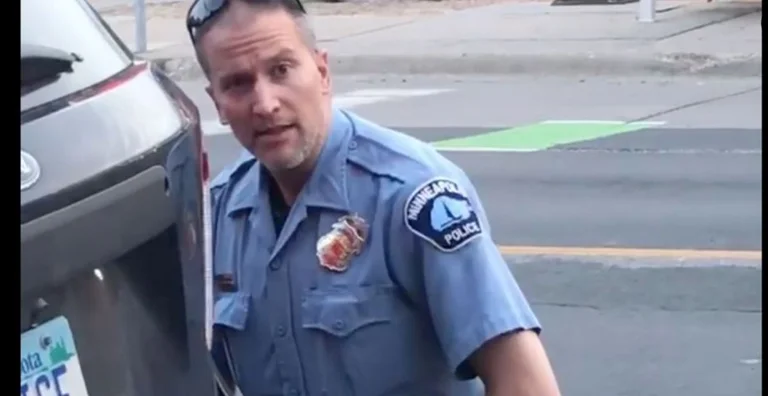 Arrest dhe akuza për vrasje me paramendim të gradës së tretë për policin Derek Chauvin