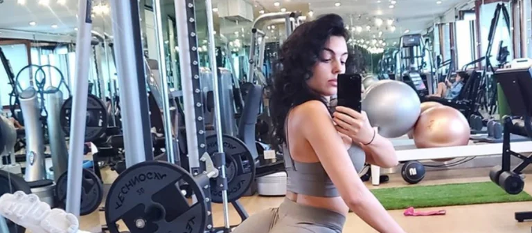 Georgina ‘çmend’ rrjetet sociale, poston fotografi nga palestra