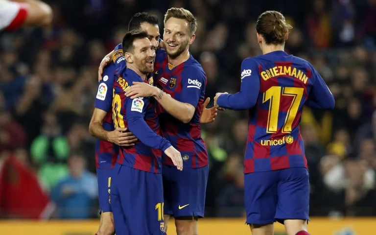 Çfarë po ndodh tek Barcelona: Klubi shkurton 50% të stafit
