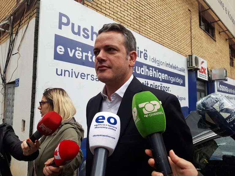 LDK-ja sot dorëzon kërkesën për seancë, por ende s’kanë vendosur për ministrat