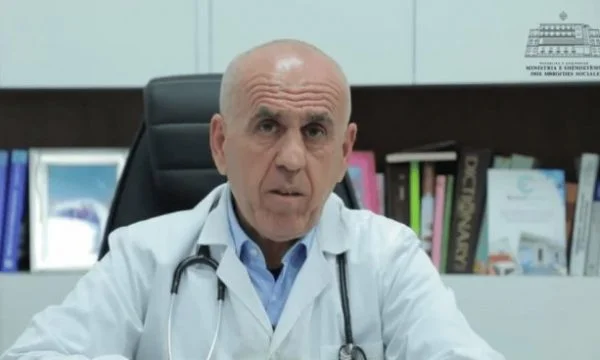 Doktor Pëllumbi: Shqipëria nderon Piperon, mjekun që jep këshilla kundër koronavirusit