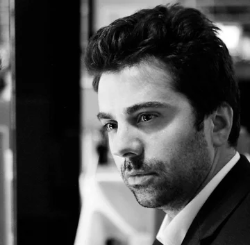Politique étrangère et dénaturation d'Albin Kurti