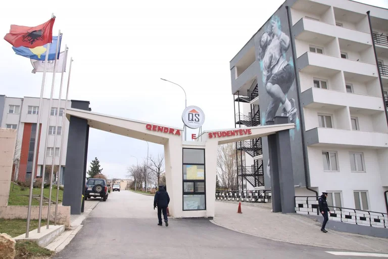 ​Karantina drejt mbylljes, qytetarët që kthehen do të vetëizolohen
