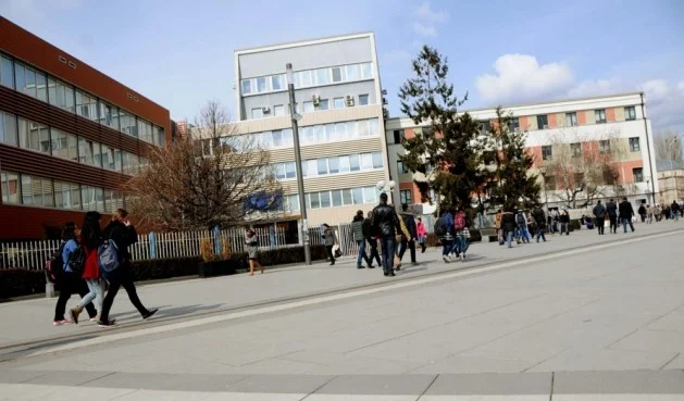 Informe de gastos trimestrales de la Asamblea de Kosovo