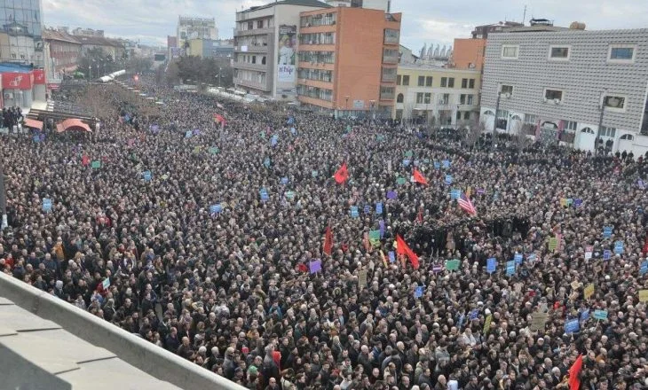 VV Militanten fragen nicht nach Koronarien, Massenprotesten warnen