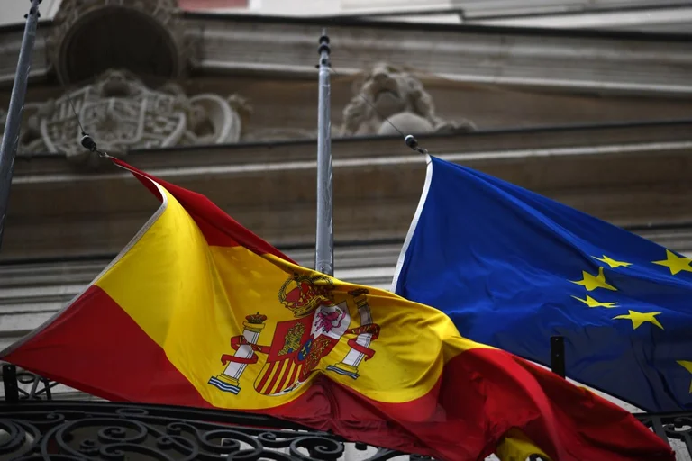 Spain declares 10 days of national mourning for 27 thousand victims of Coronavirus