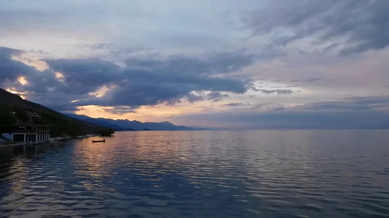 Trovato un corpo senza vita sul lago Shkodra
