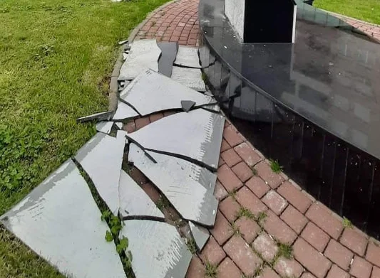 The memorial of two American soldiers who died in Prizren is destroyed