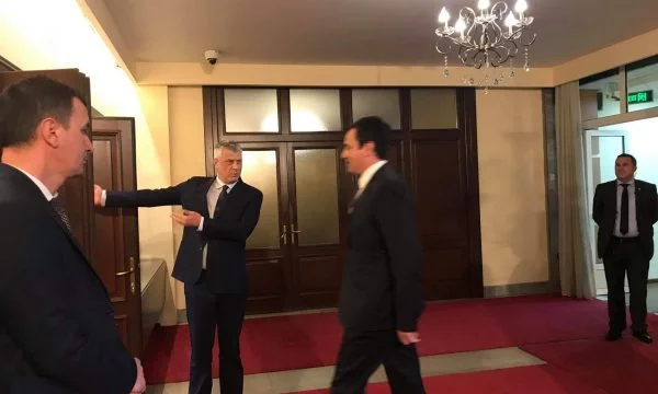Kurt è entrato con la faccia a fuoco, lasciando più veloce di me