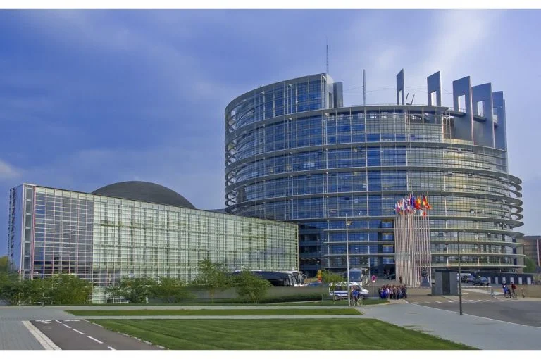 EU: For 14-day quarantine for travellers it is for states to decide