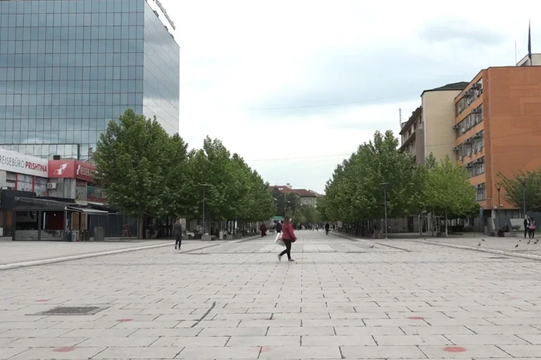 Citizens respect measures for Bajram, say more cautious than institutions
