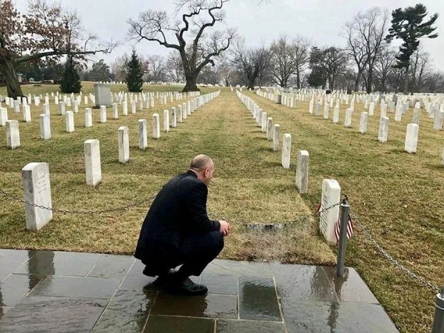 Haradinaj honra a los caídos del Ejército de Estados Unidos en el Día de la Memoria: Sus héroes son nuestros héroes