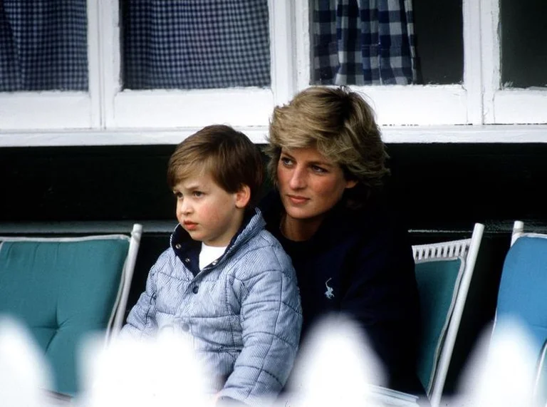 Prince William recuerda perder a la princesa Diana a través de la confesión