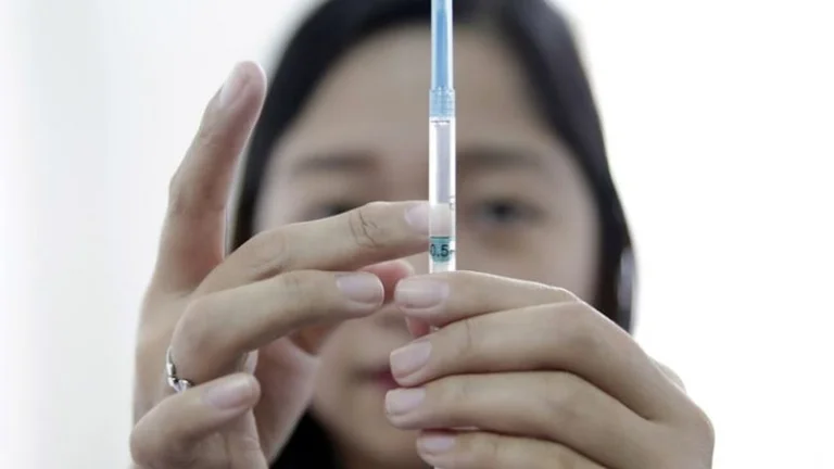 Se están desarrollando más de 100 vacunas para COVID-19 en todo el mundo