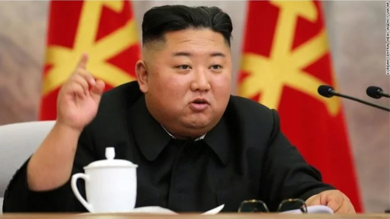 Residences Kim Jong Un, sammeln Top-Atomkraft-Mitarbeiter