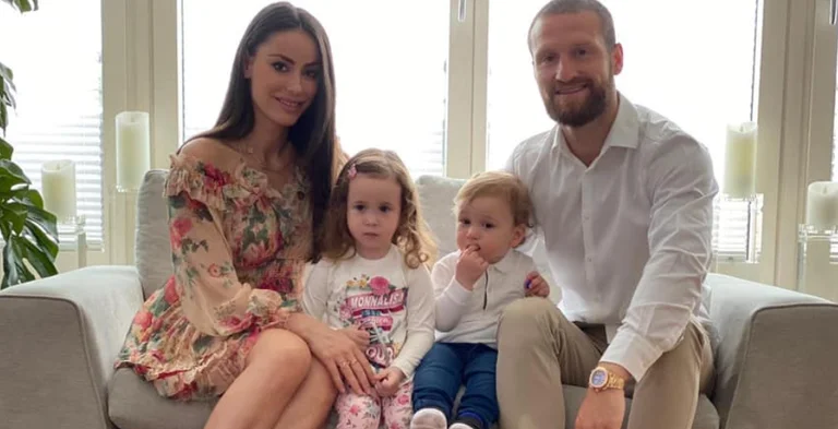 C'est la visite spéciale de Shkodran Mustafi pour la fête de Fier Bajram.