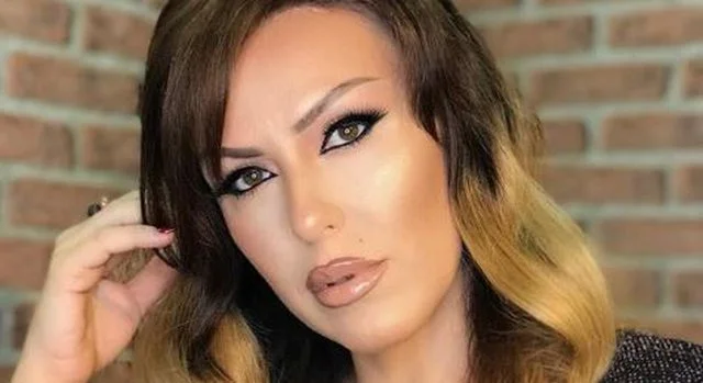 Artus Futter Bajrami con una foto speciale