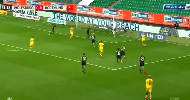 Dortmund in the upper hand, this time the net doesn't find kohëon