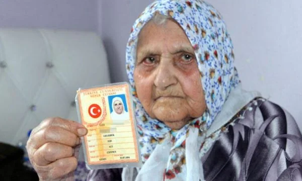 nonna di 126 anni con 400 discendenti vince la lotta con Coronavirus