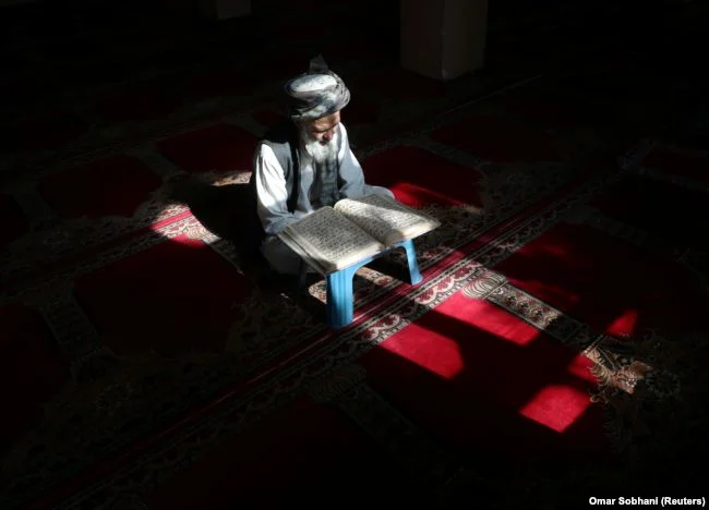 Pandemia changes Muslim tradition for Bayram holiday