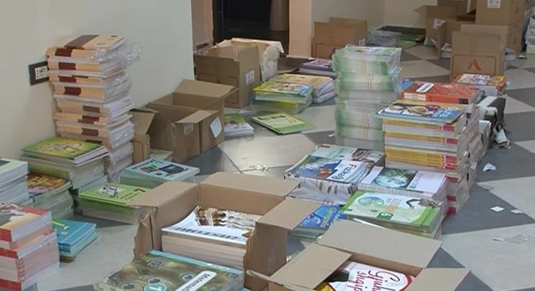 Valley students with same textbooks as their peers in Tirana