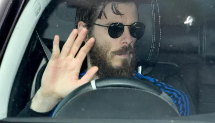 The newest way to protect yourself from coronary: De Gea grows beard, forgets mask