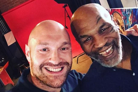 Mike Tyson dà il consiglio di Tyson Fury sulla vita: Stai lontano dal normale