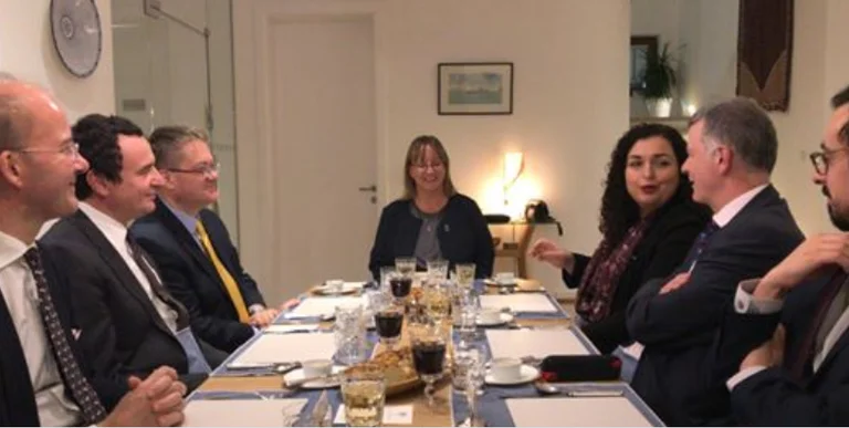 Le conseiller parlementaire en chef nie Iftar avec Albin Kurti, dit que la photographie est l'année dernière