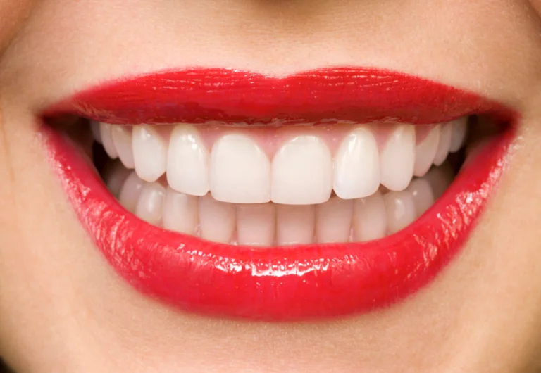Esta es la manera correcta de cepillarse los dientes.