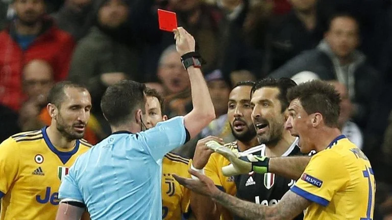 The strict rules of Serie A before restart: No more complaints at the judge's, and goodbye to the mascots.