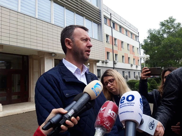 Abrashi dice che LDK rispetterà qualsiasi sentenza della Corte costituzionale