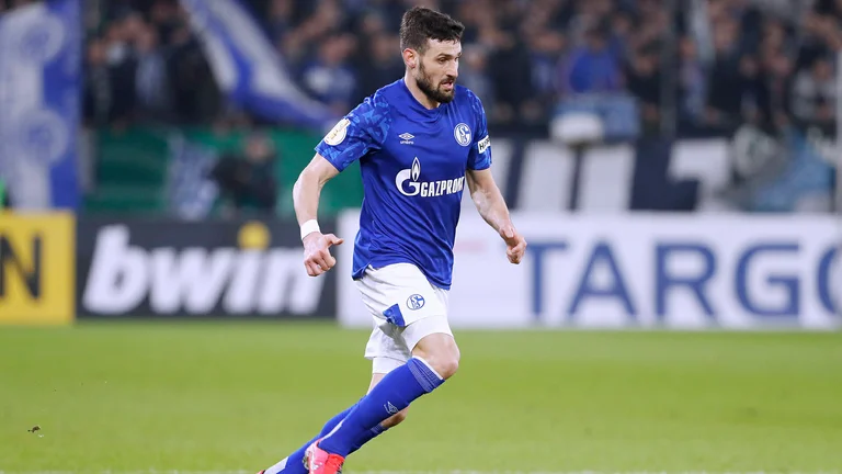 Schalke players take part in an illegal tour, face serious consequences