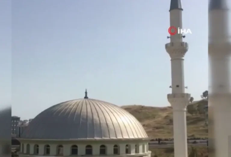 “Bella Ciao” è emesso con il suono di una miniera di moschea in Izmir